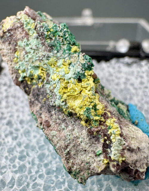 Carnotite, Malachite