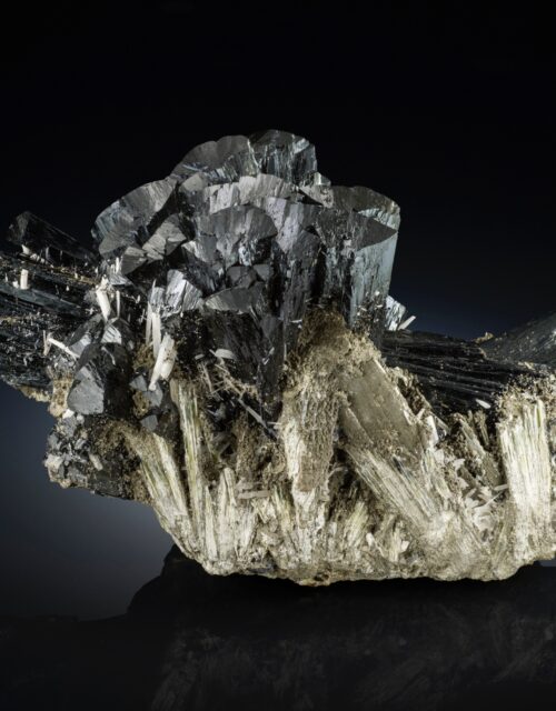 Ilvaite, Actinolite ps. Hedenbergite