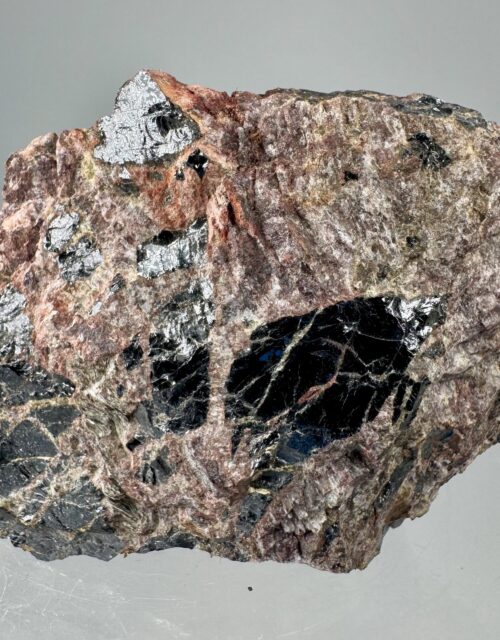 Euxenite-(Y)