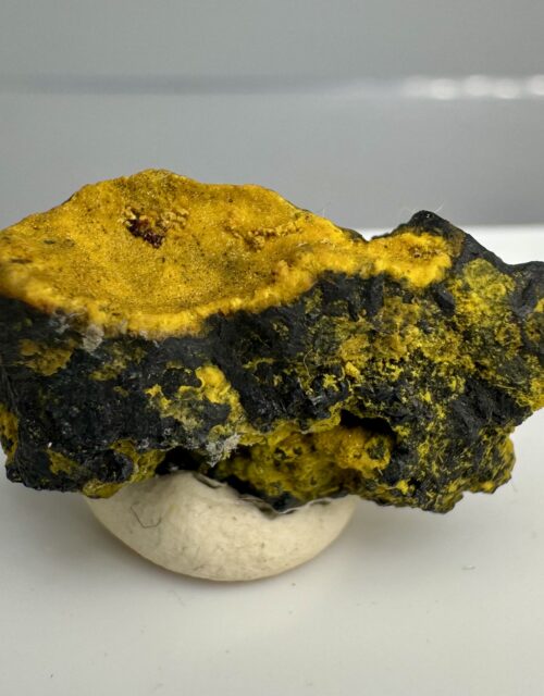 Uranopilite, Uraninite