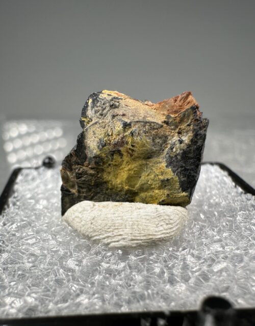 Uraninite, "Gummite"