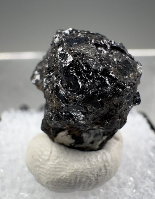 Samarskite-(Y) var. "Ampangbeite"