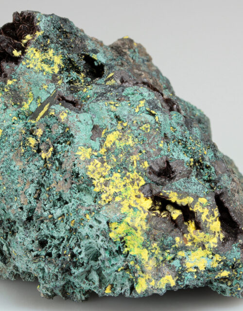 Guilleminite, Malachite, Goethite