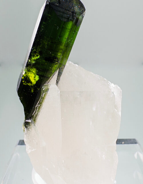 Elbaite, Quartz