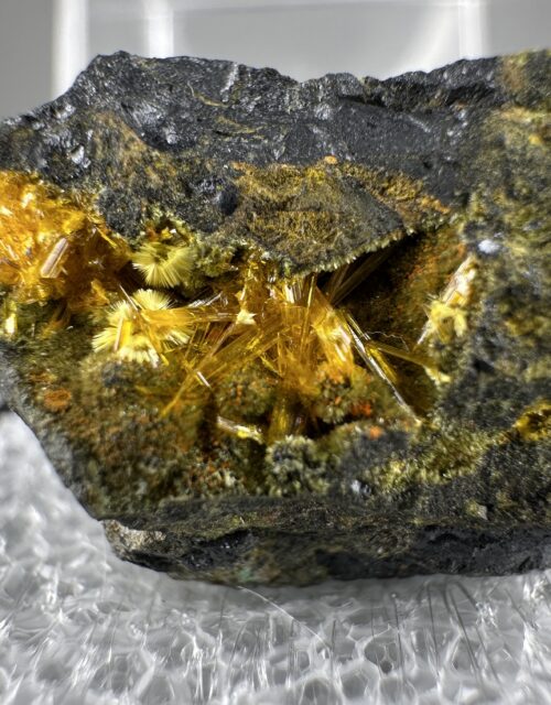 Studtite, Becquerelite