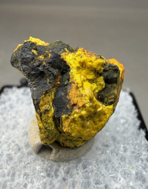 Soddyite, Schoepite, Curite