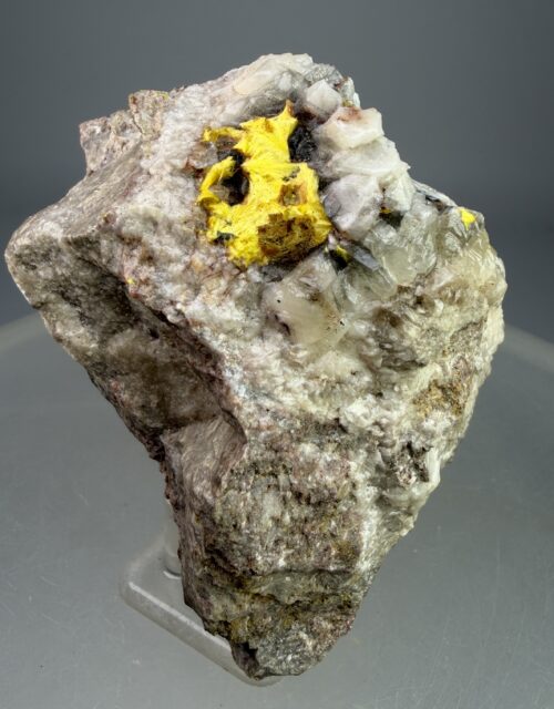 Uranophane, Calcite