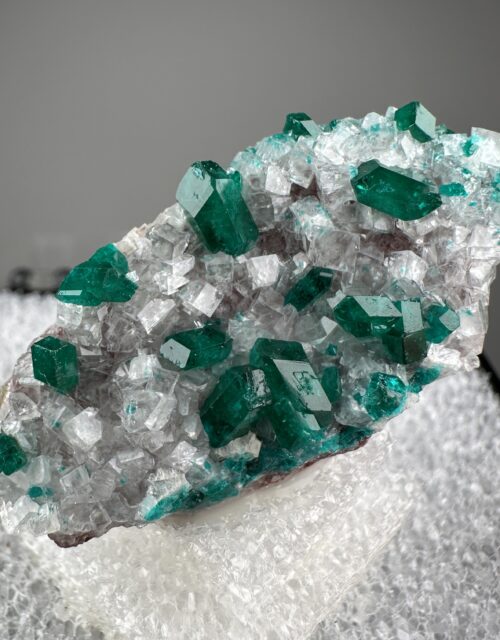 Dioptase, Calcite
